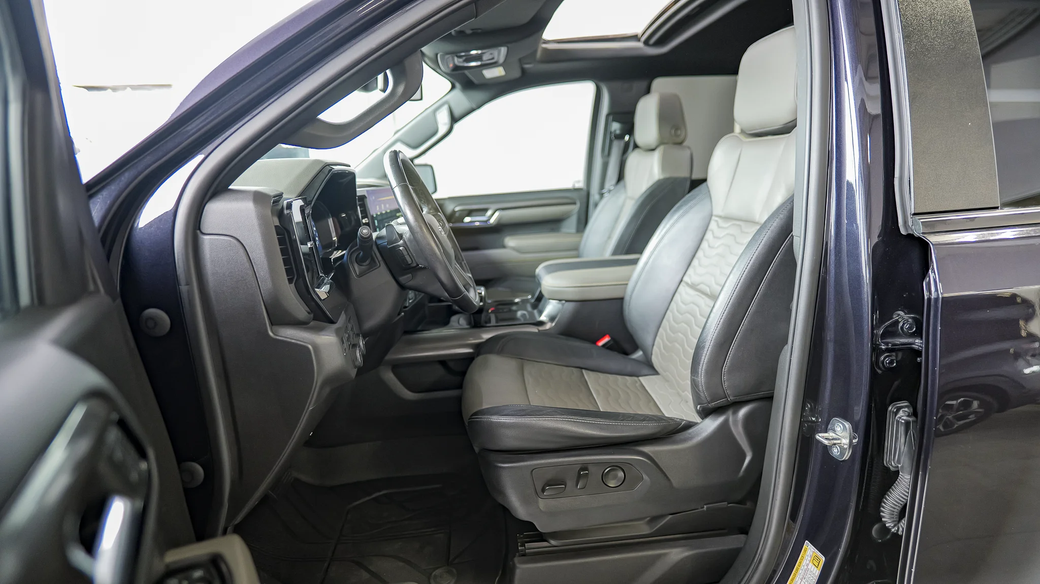 Interior 4