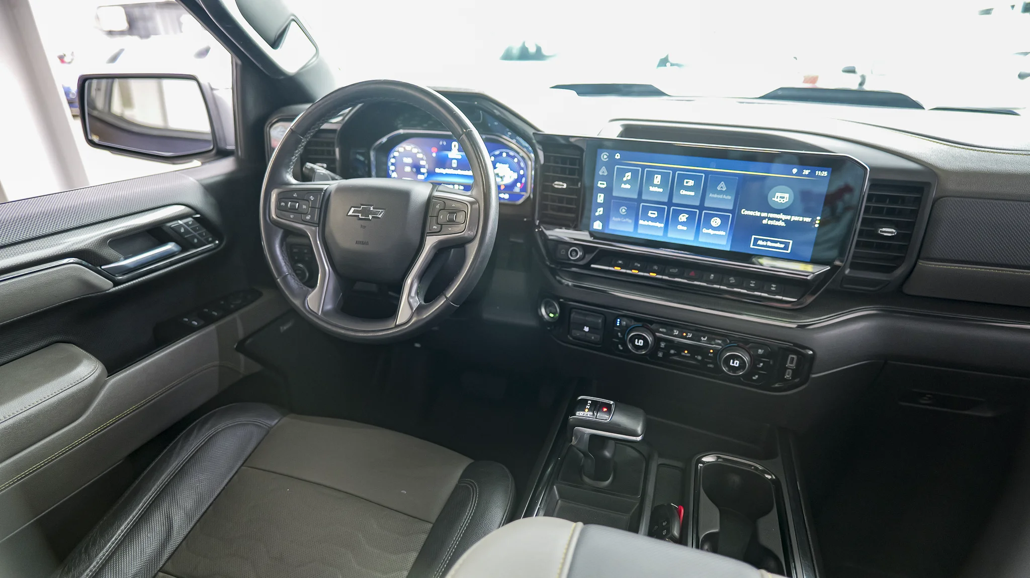 Interior 5