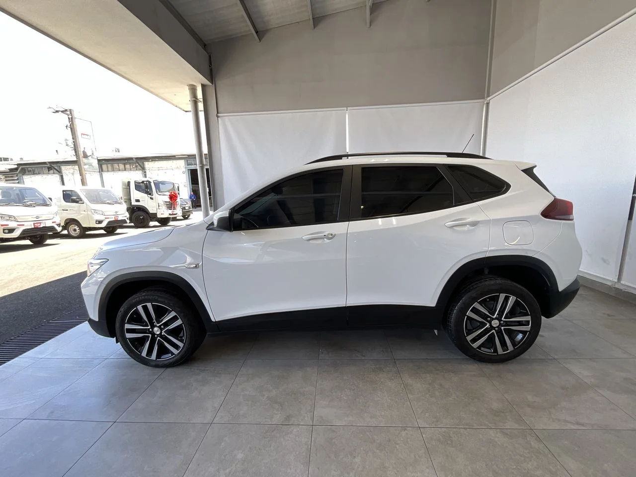 Exterior 4