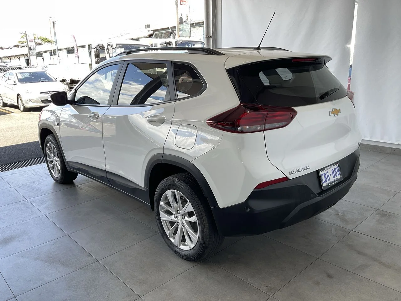 Exterior 5