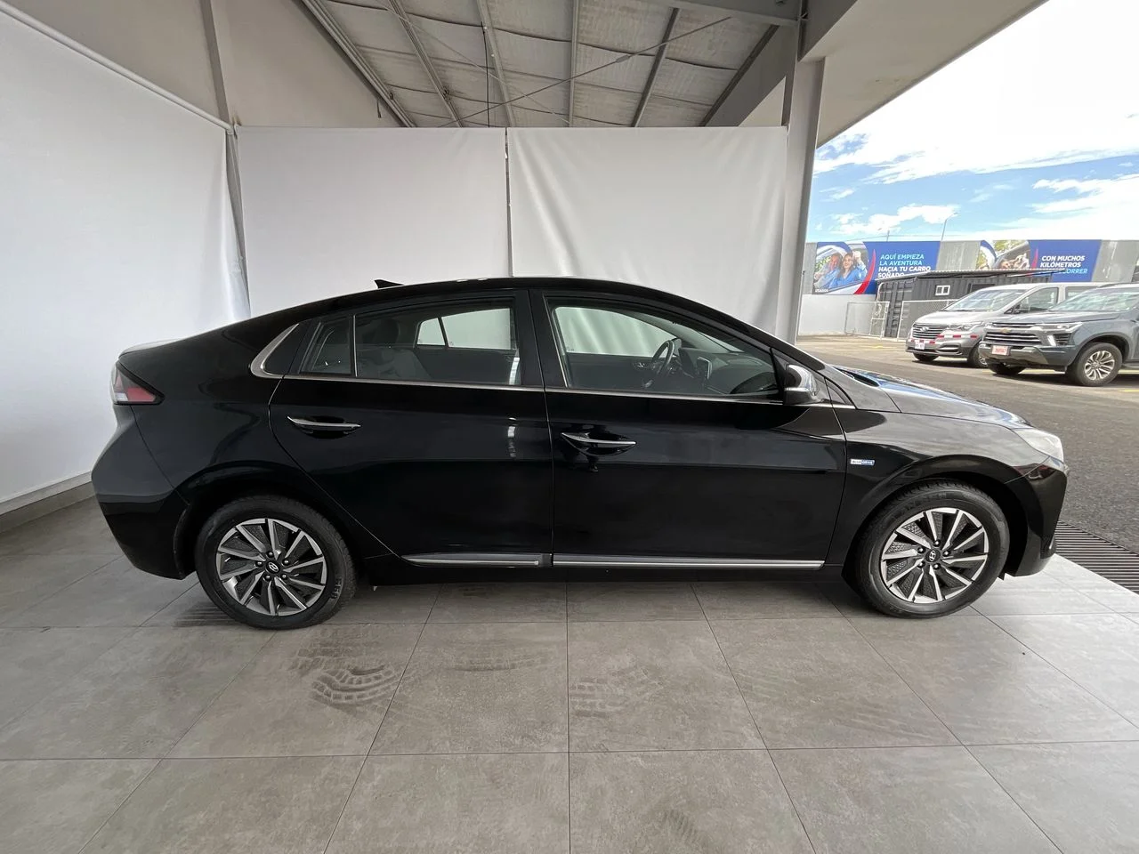 Exterior 8