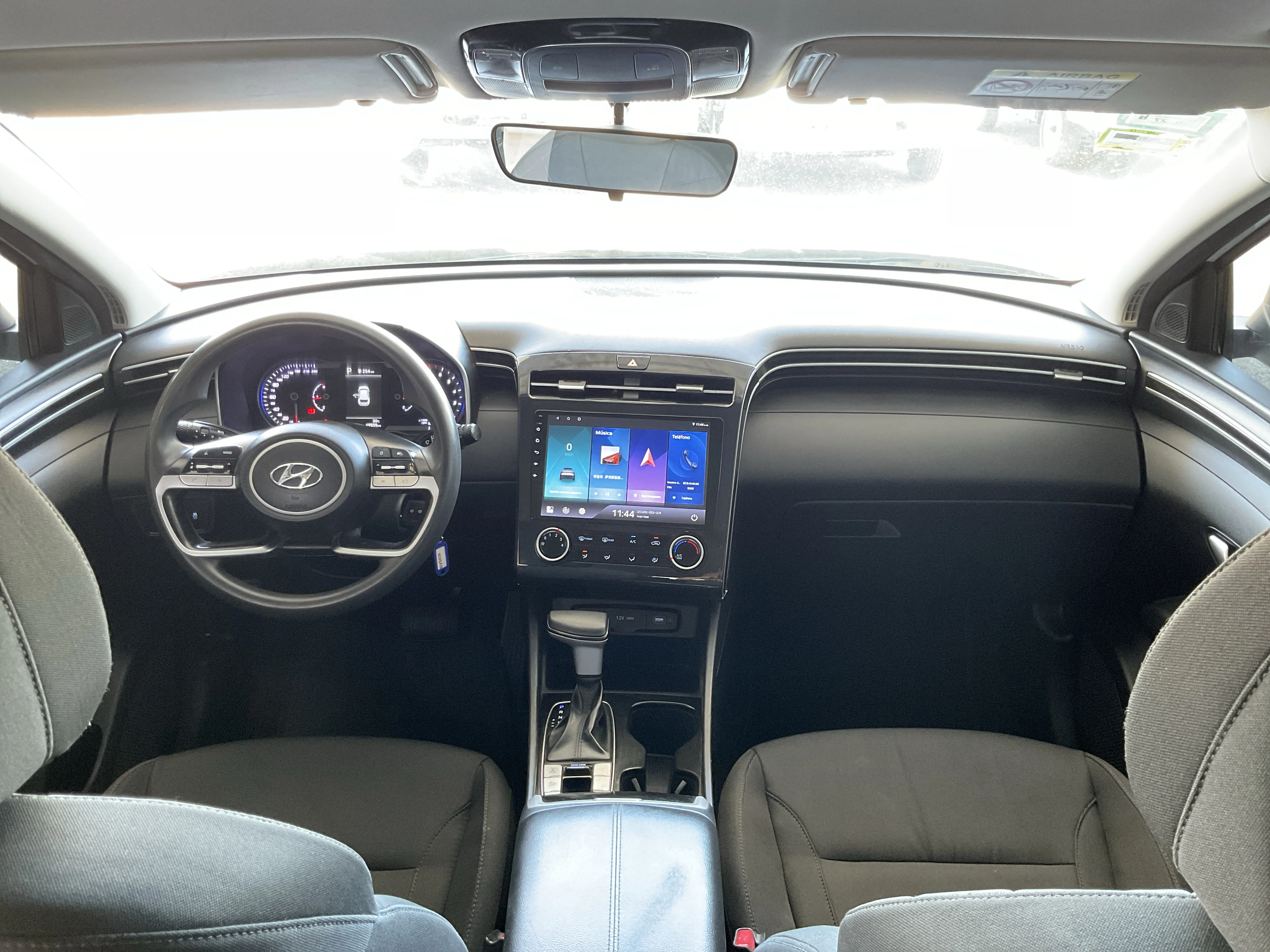 Interior 8