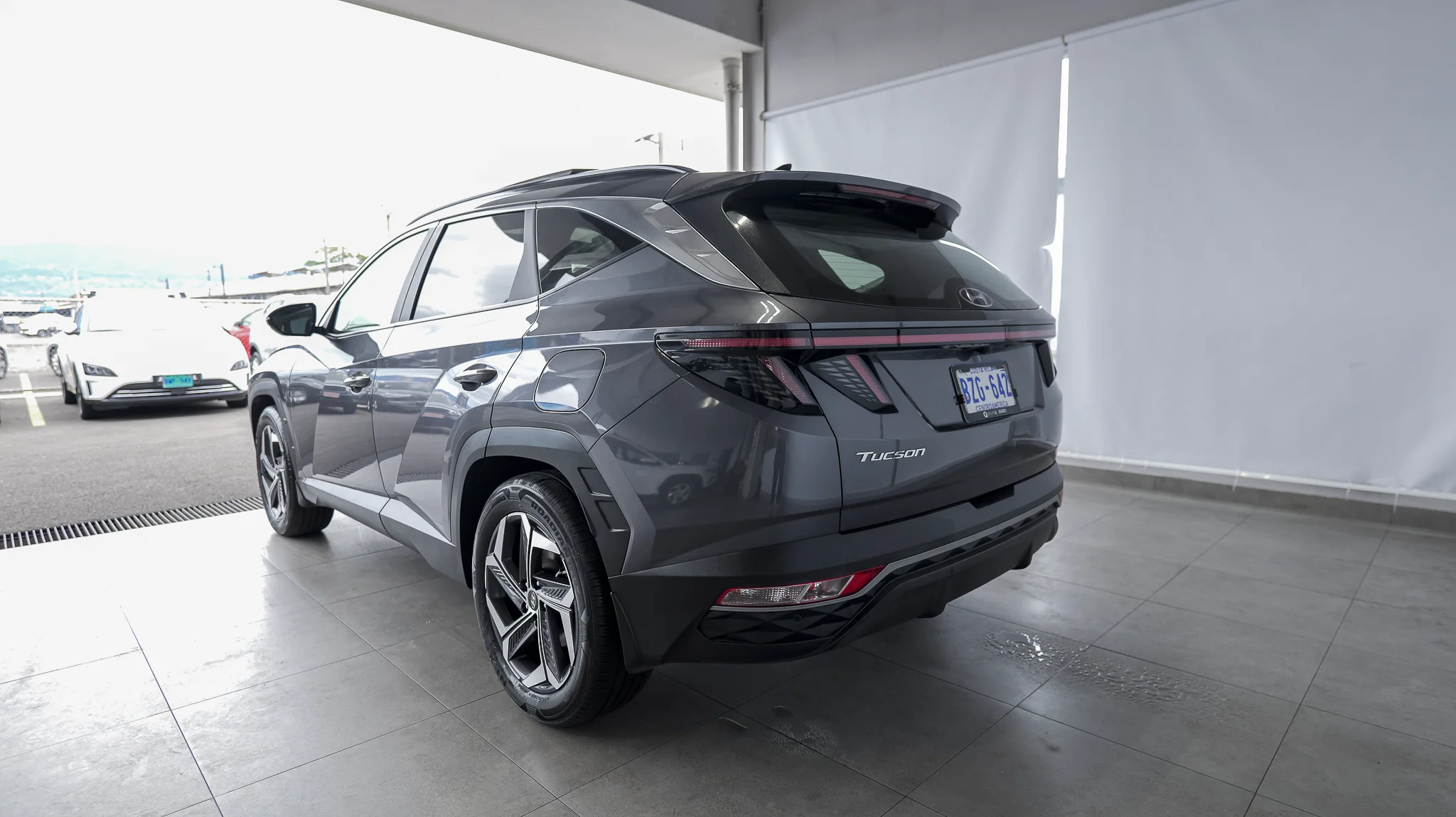 Exterior 4