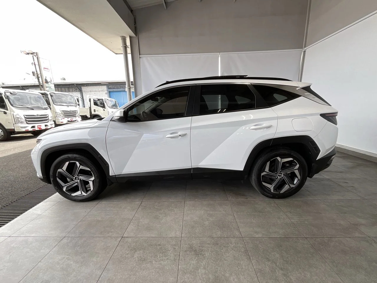 Exterior 4
