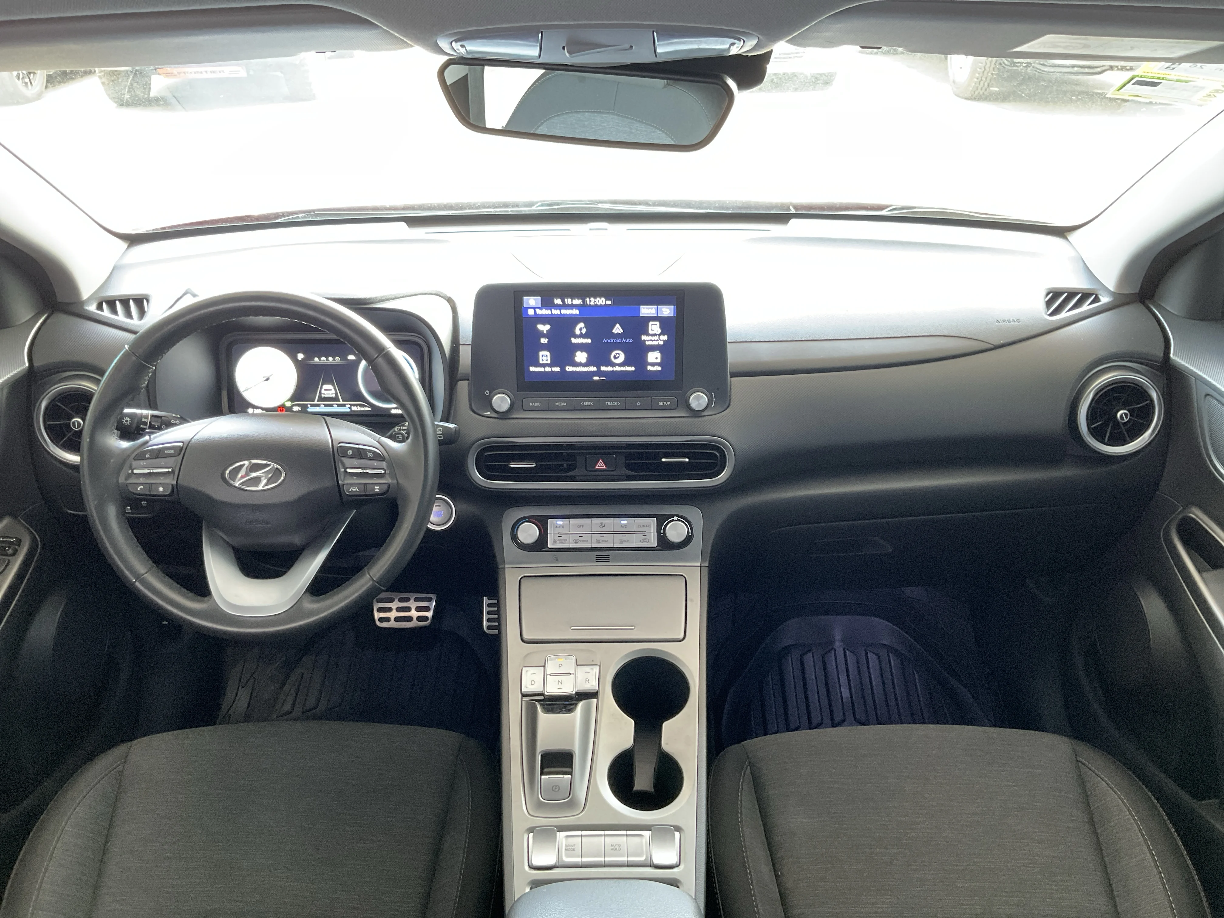 Interior 8
