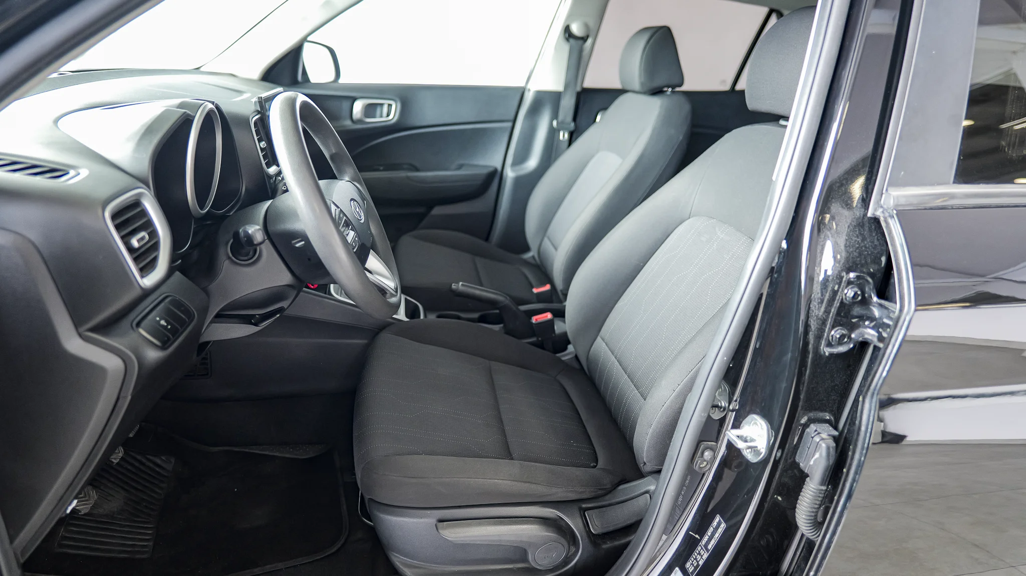 Interior 4