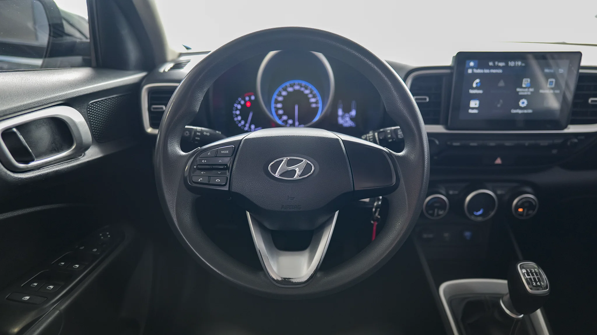 Interior 5