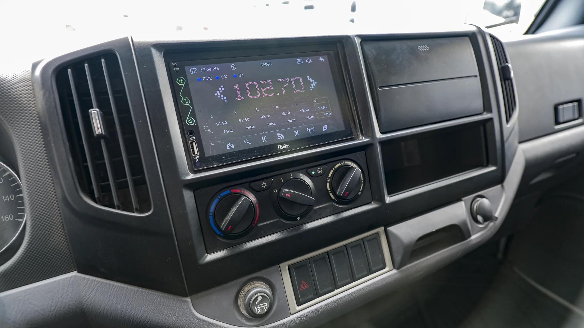 Interior 6
