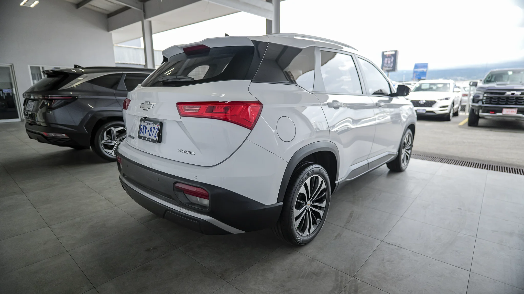Exterior 3