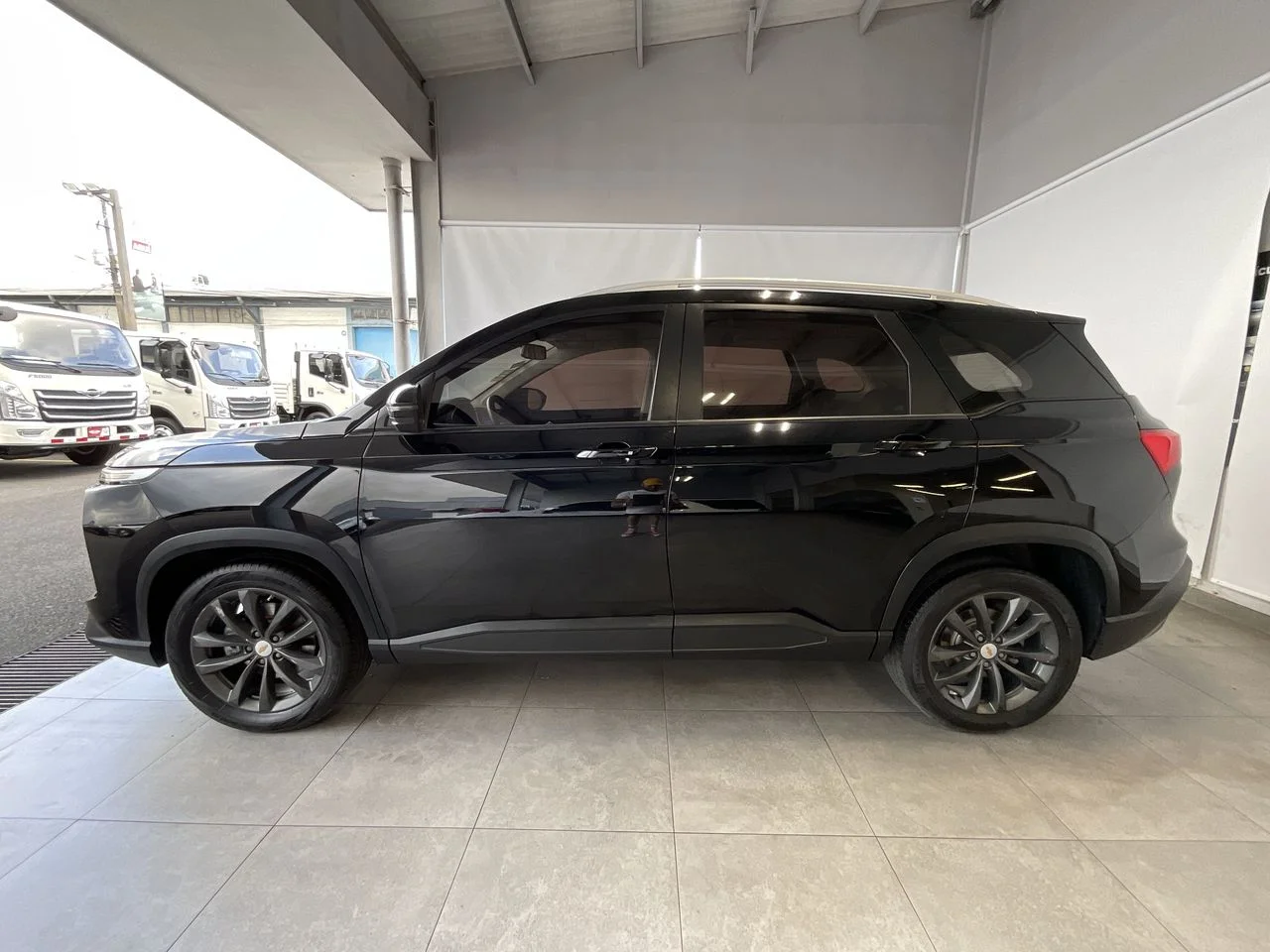 Exterior 4