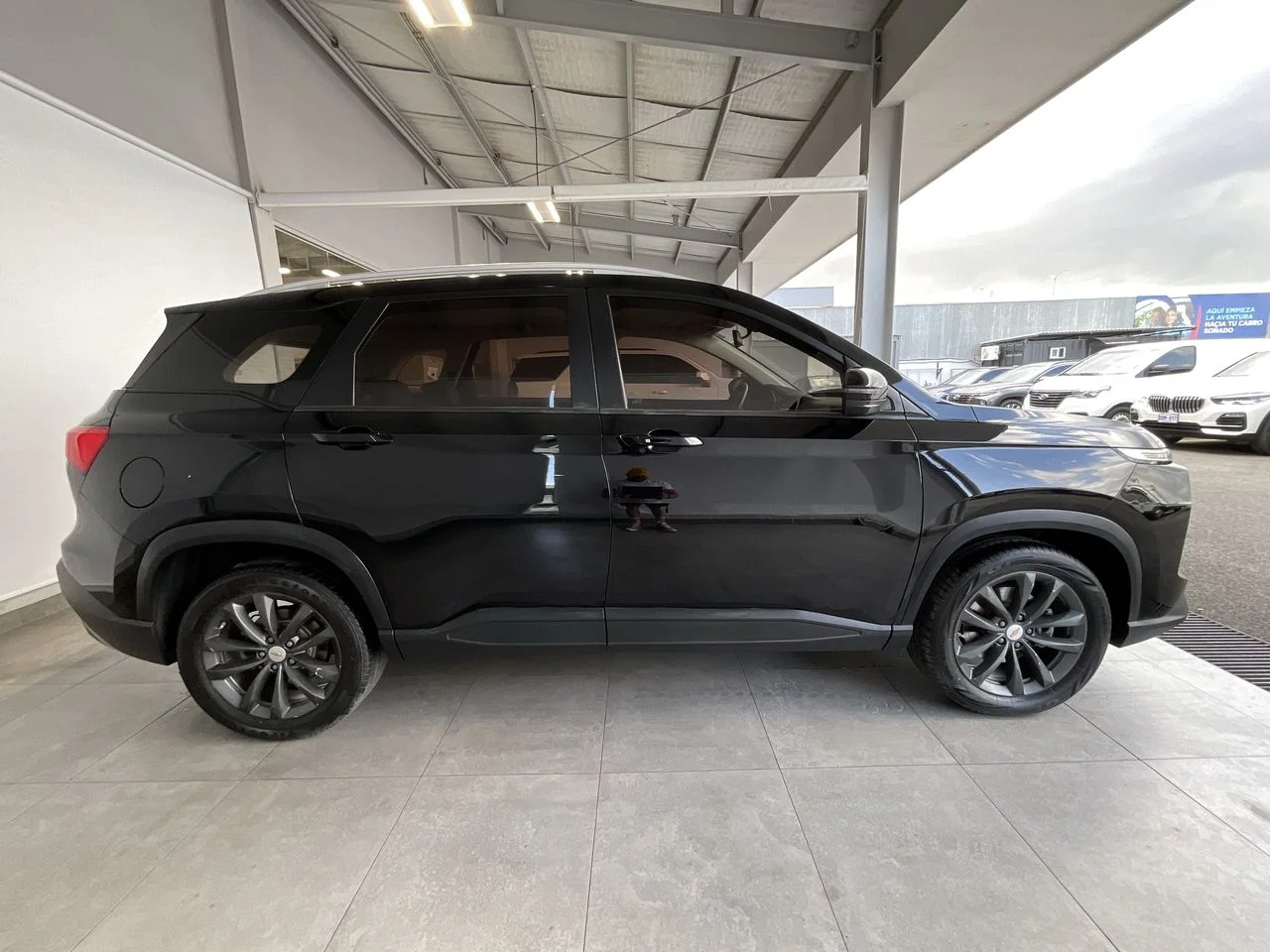 Exterior 8