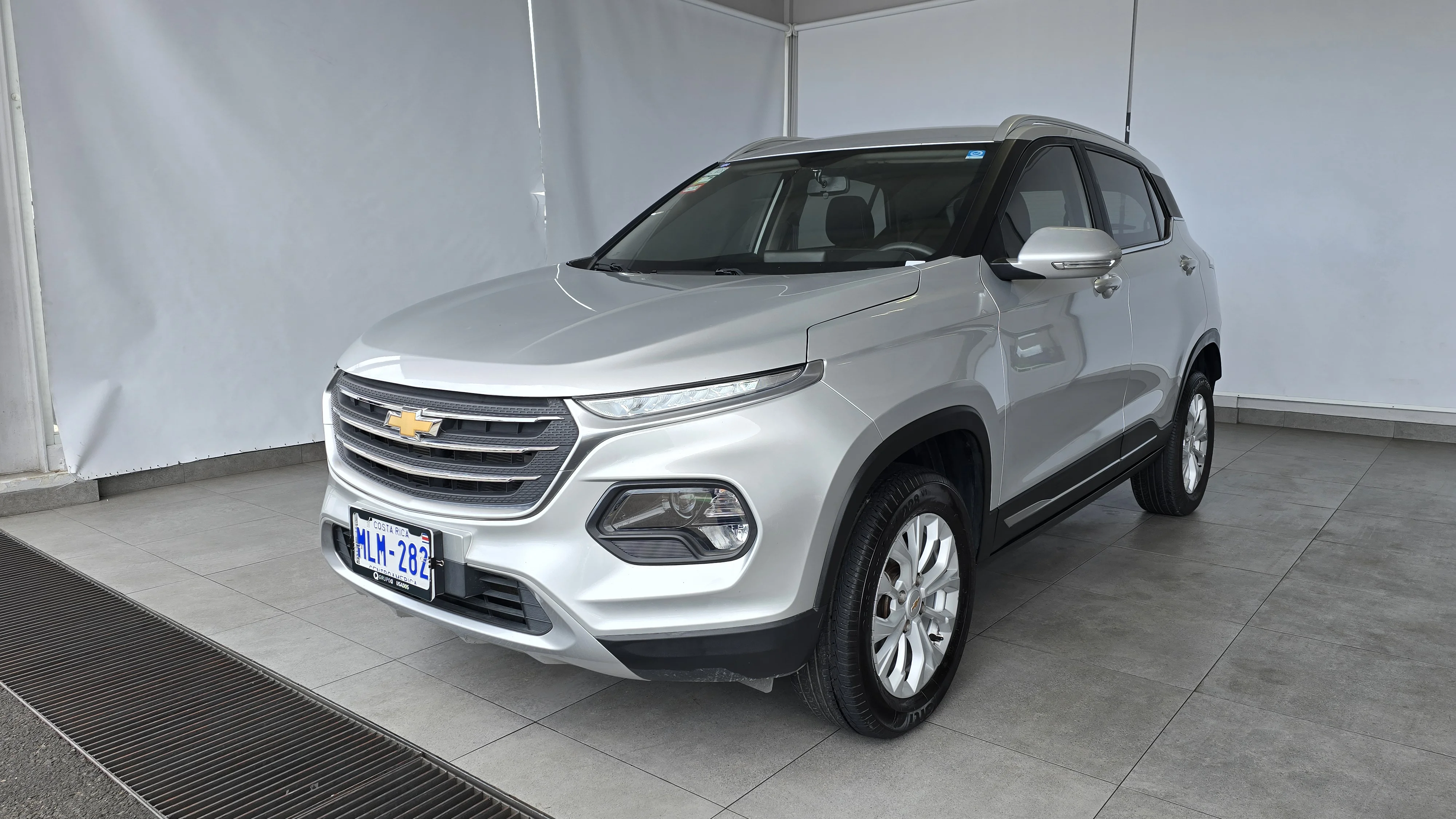 Exterior 6