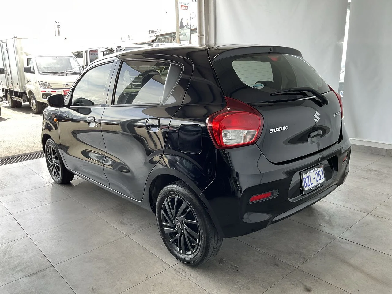 Exterior 5