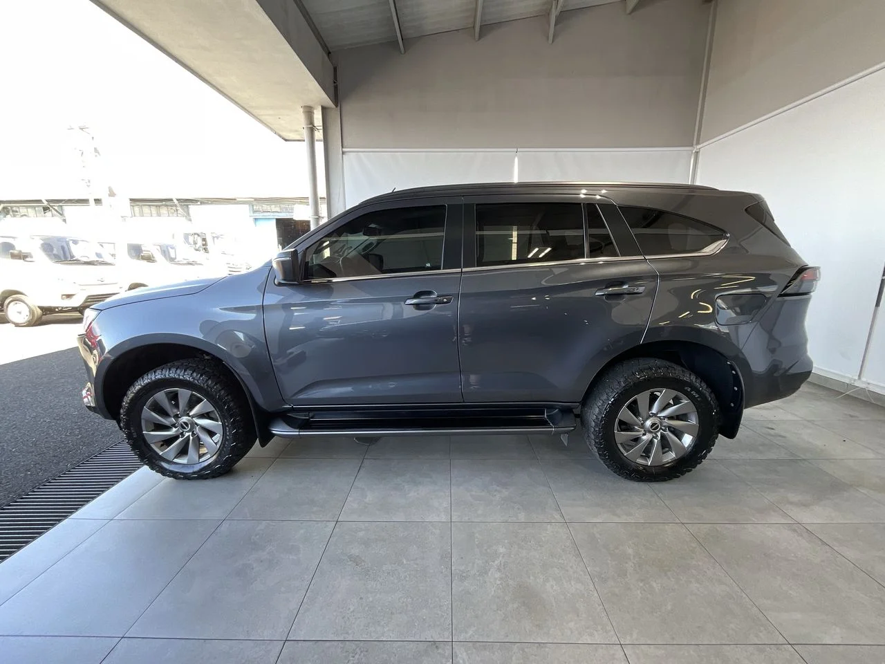 Exterior 4