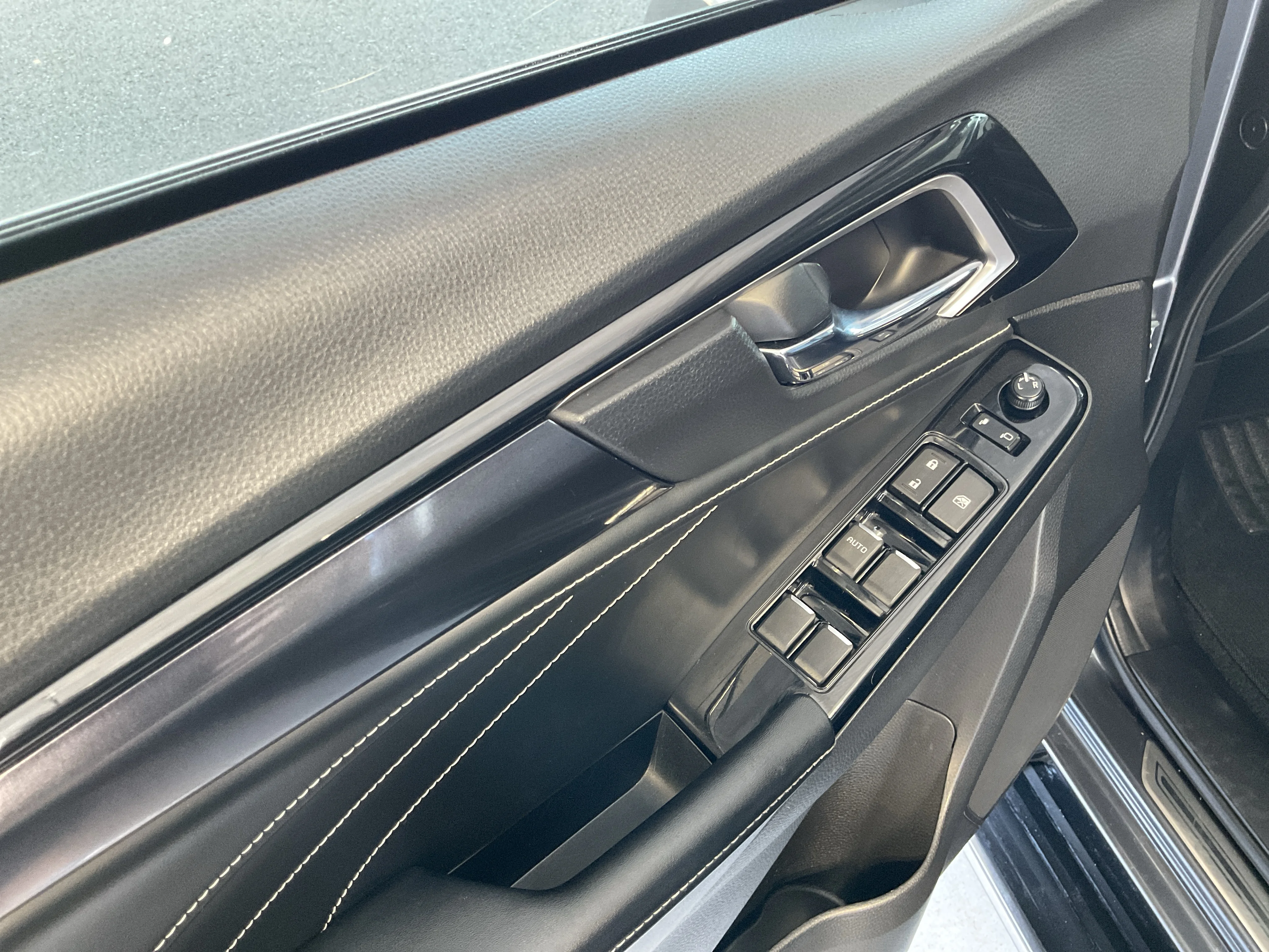 Interior 5